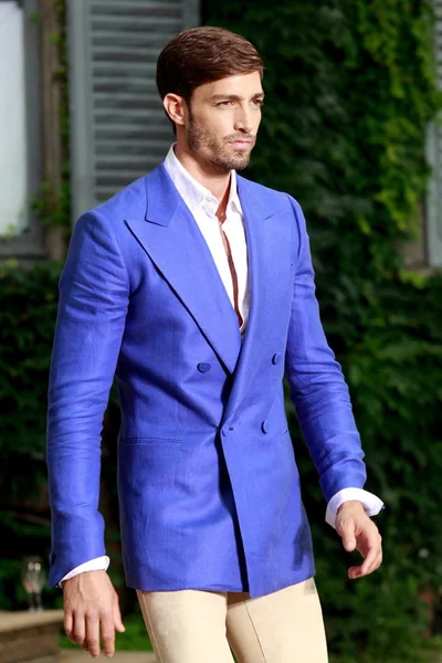 Look 11